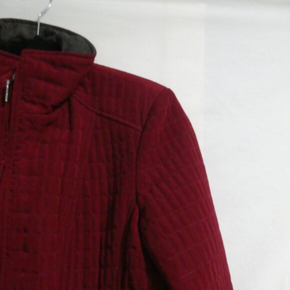 GALLERY | large | Burgundy Quilted Zip-Up Jacket | Button Waist Details - Picture 4 of 16